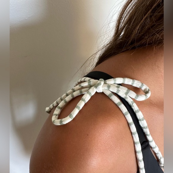 Crop top, green and white striped, tank top - Picture 3 of 3